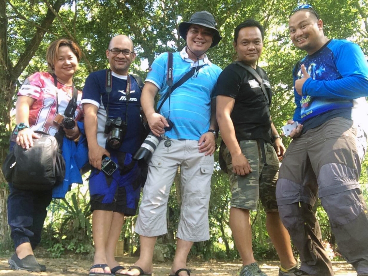 Sarah, Janoz, Jun, Tin & Koko of Davao Photographers Club
